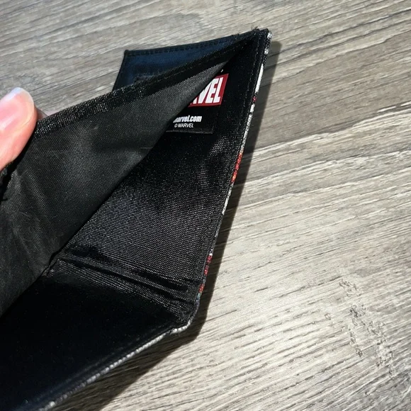 Marvel Deadpool Wallet - Picture 4 of 4